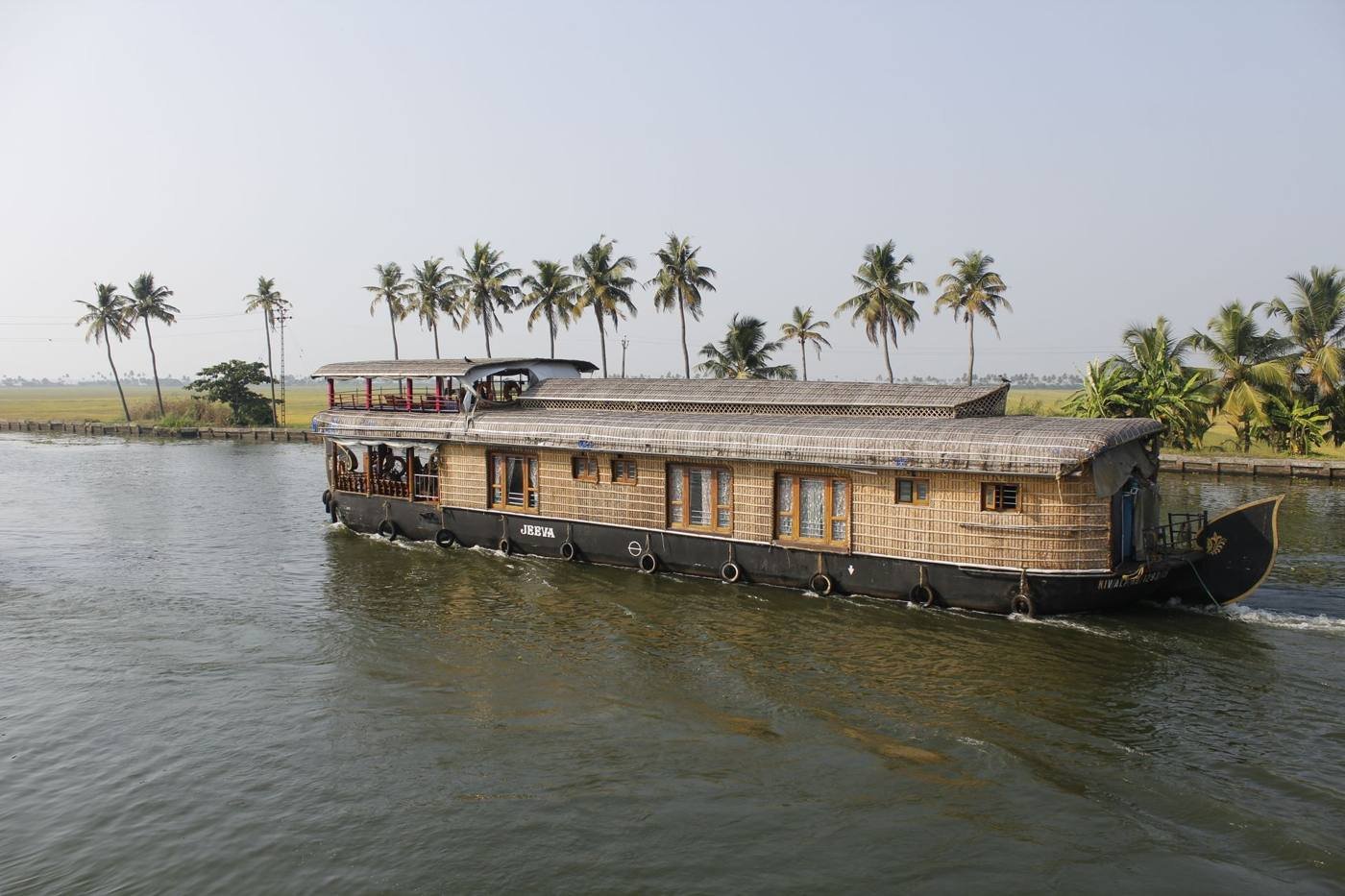 Ramankary Residency premium 6 bedroom houseboat on a calm backwater lake