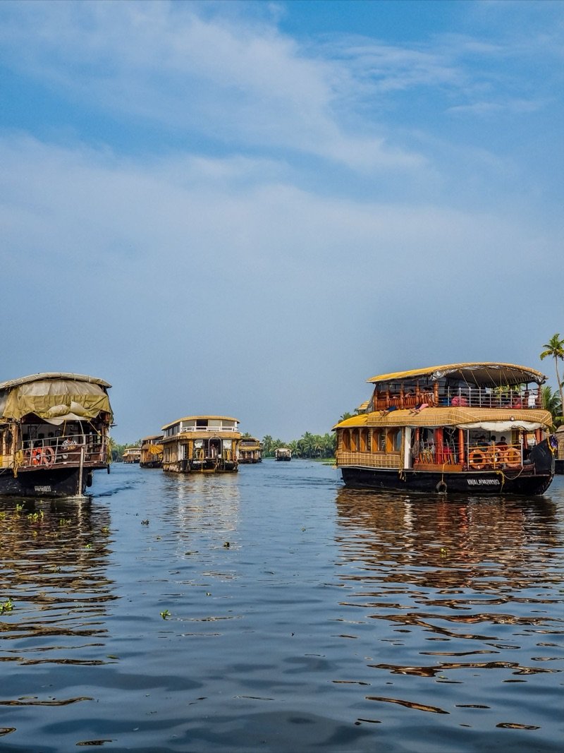 Alleppey Group Houseboat – Multi-Bedroom Boats for Large Families